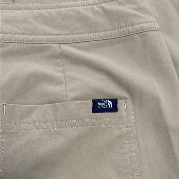 🔥BUNDLESALE Womens 10 The North Face Tan Straight Leg Capris Pants hiking - Picture 6 of 9